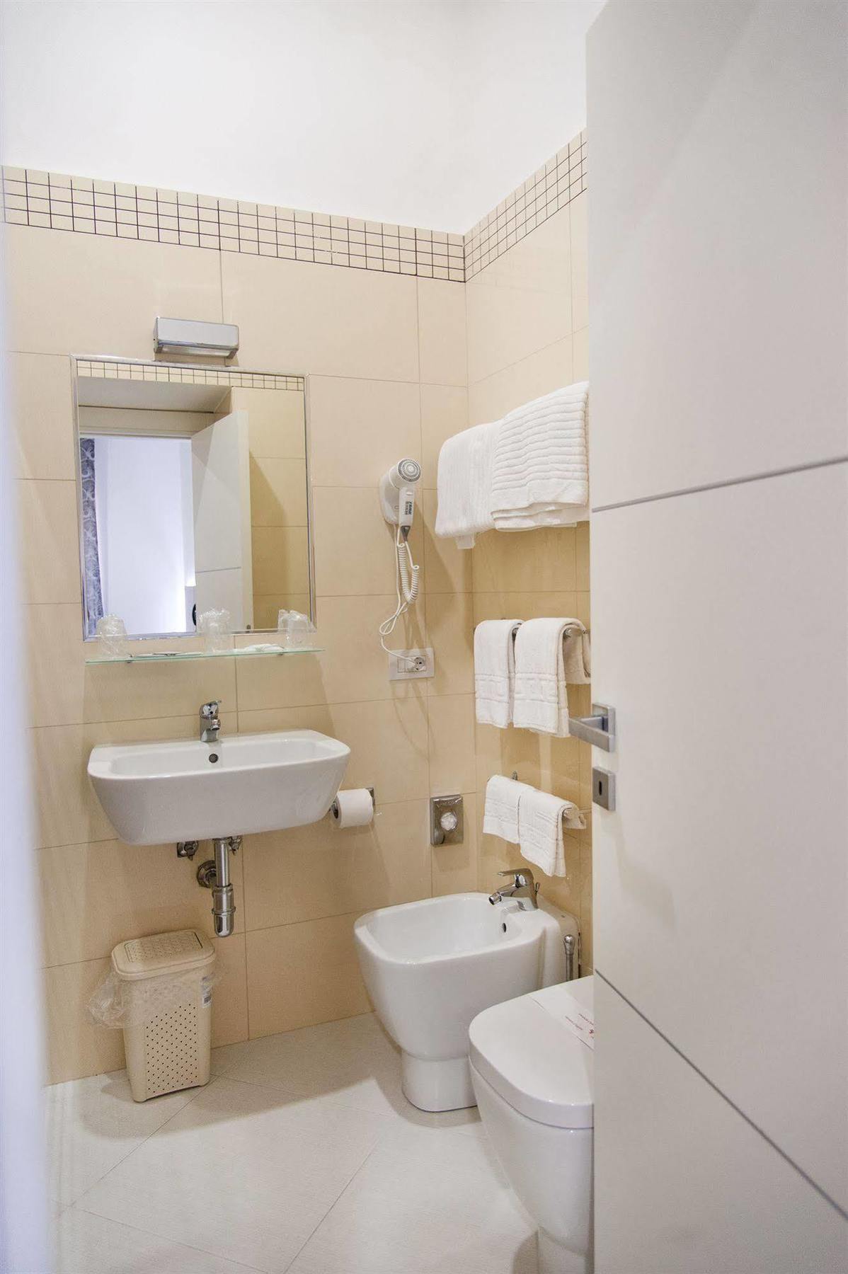 Hotel Regina Caserta Esterno foto