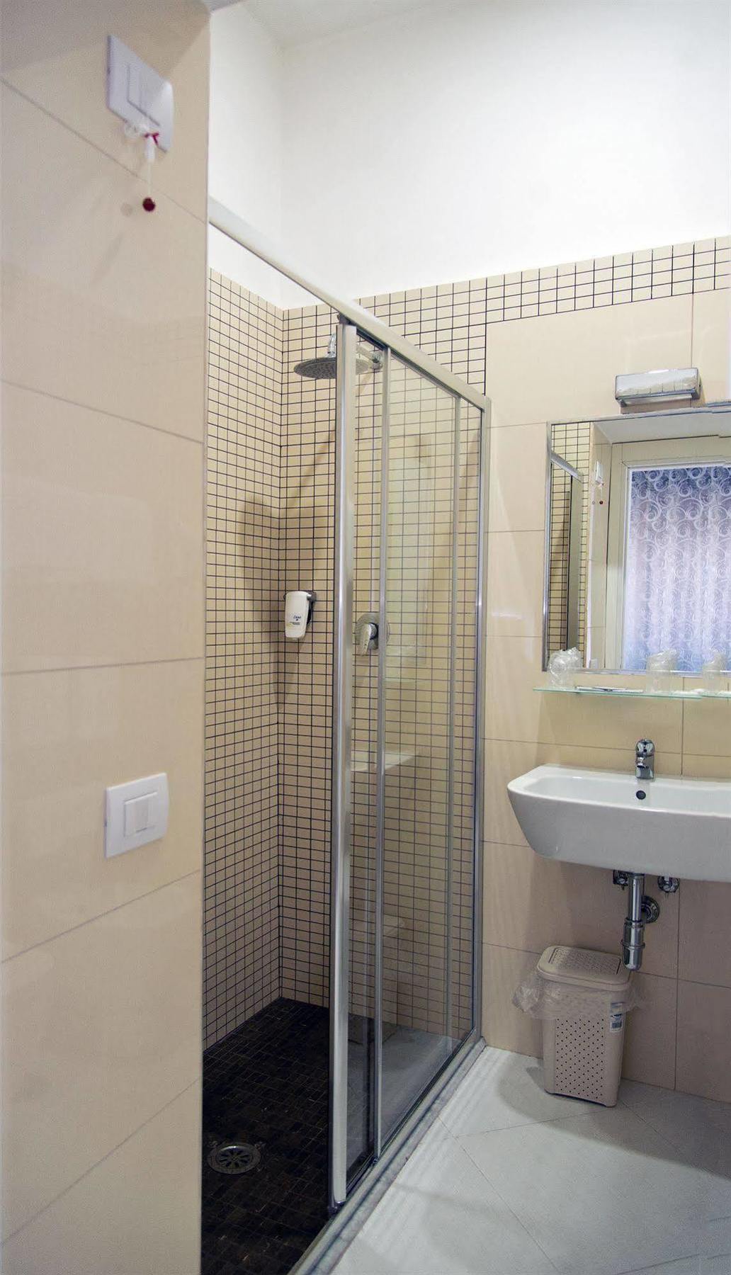 Hotel Regina Caserta Esterno foto