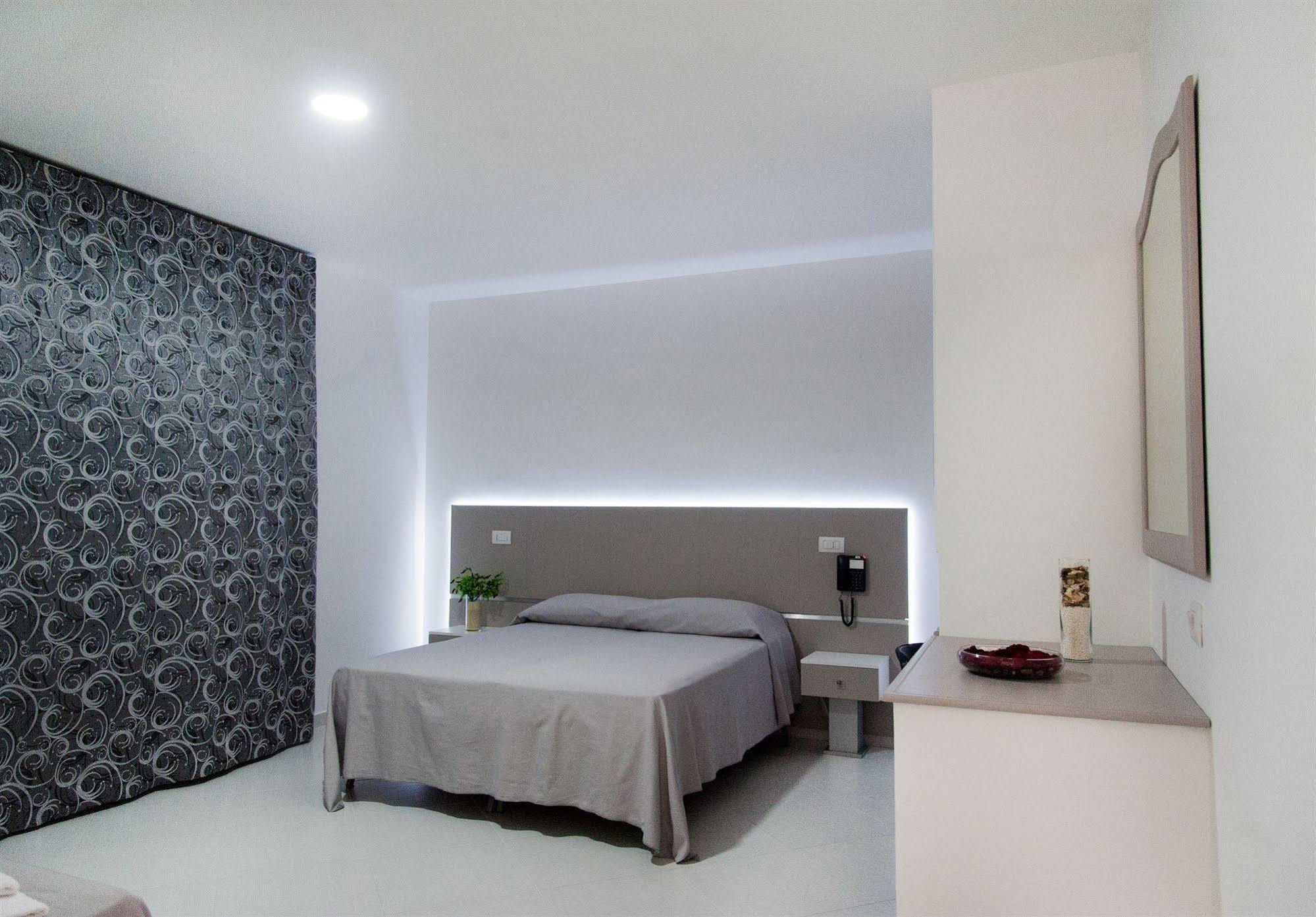 Hotel Regina Caserta Esterno foto