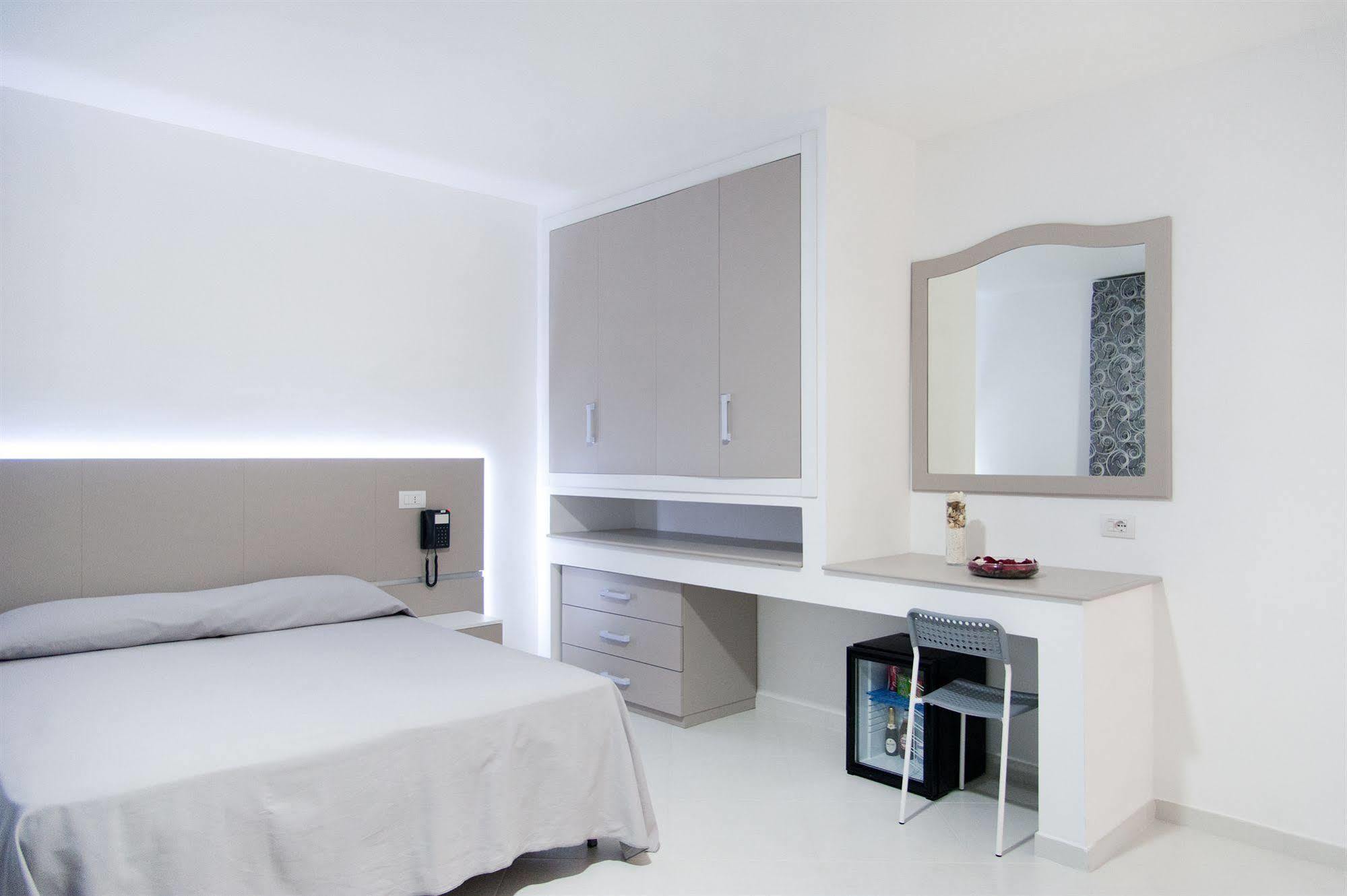 Hotel Regina Caserta Esterno foto