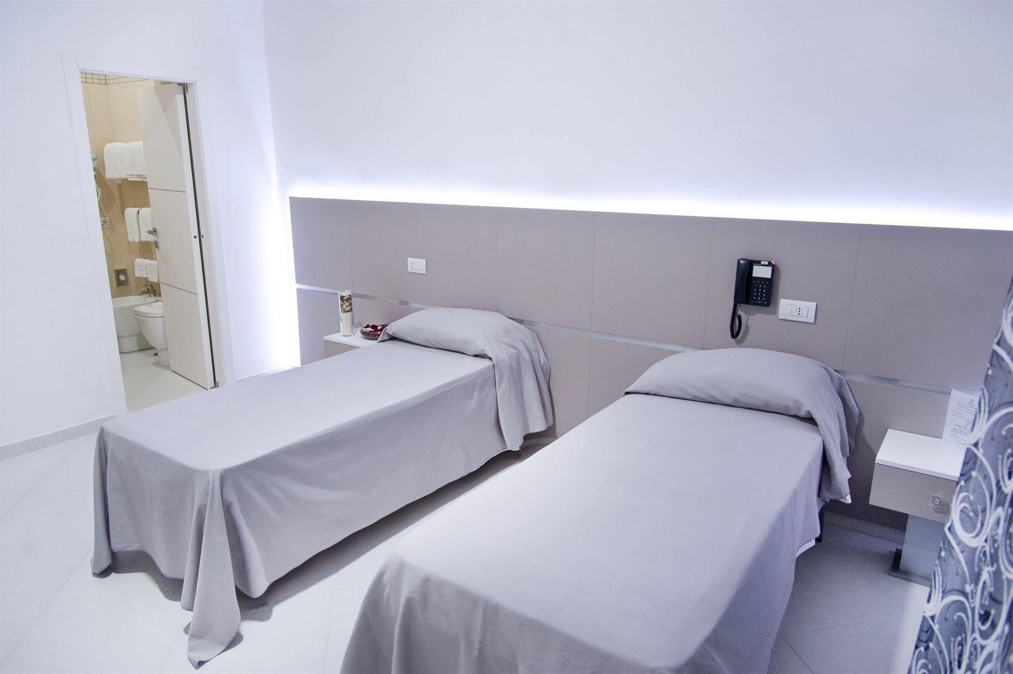Hotel Regina Caserta Esterno foto